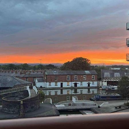 City Centre 2 Bed Apartment Chester Esterno foto